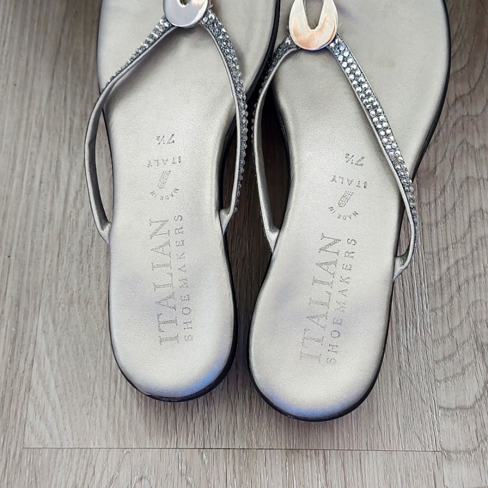 Sandals - Picture 2 of 5